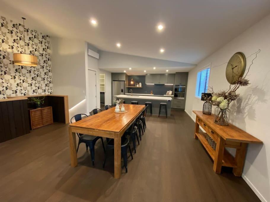 Luxury Escape In Cbd - Walking Distance To Town Villa Tauranga Ngoại thất bức ảnh