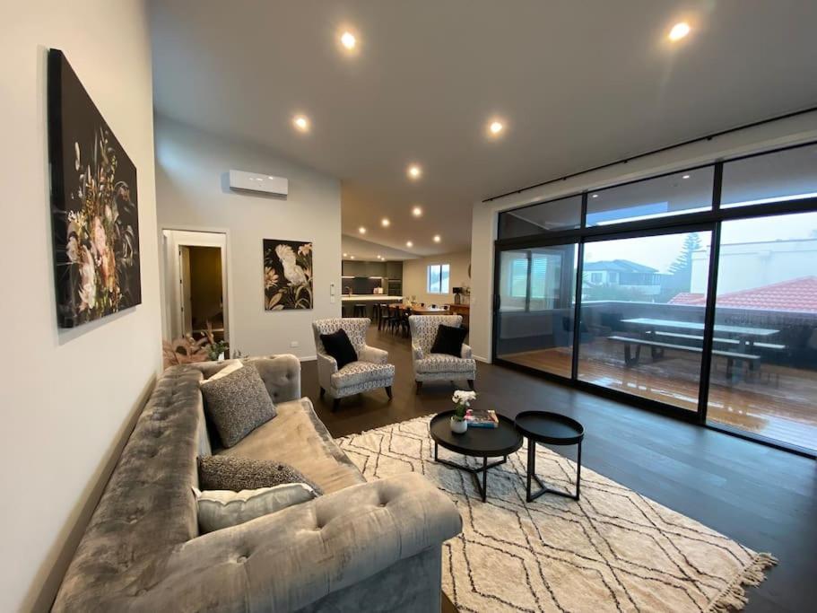Luxury Escape In Cbd - Walking Distance To Town Villa Tauranga Ngoại thất bức ảnh